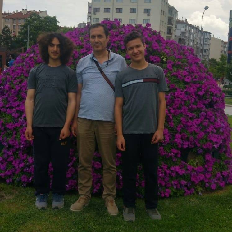 Sence gerçekten böyle bir dünya var mı? | Ayhan Özden