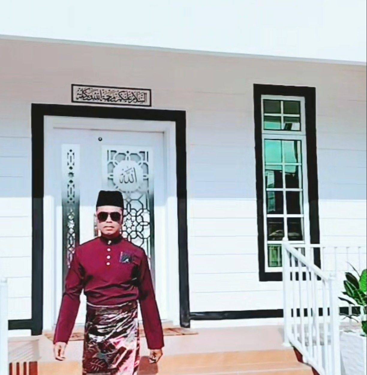 Che - Linda Abbas nama besar kartel job-job sebutharga di Markas ...