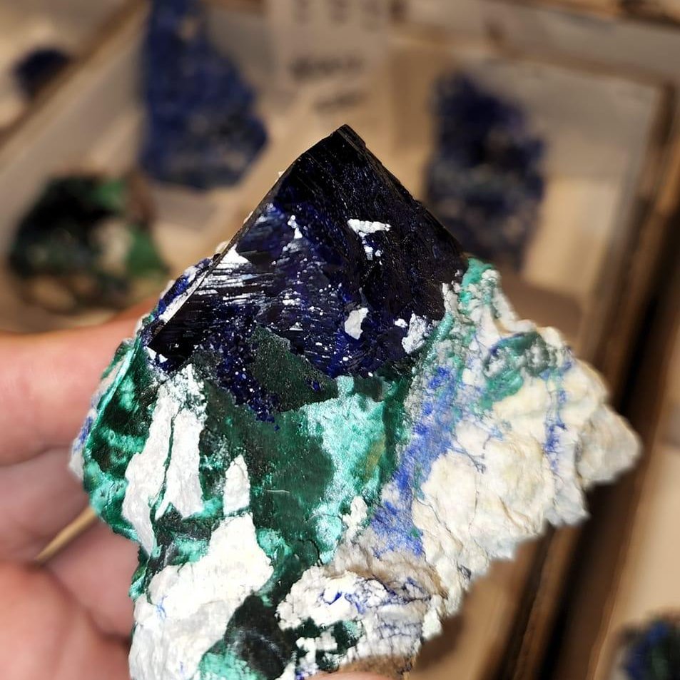 Pieza # 1 Estibinita 20 cm Si te interesa mándeme mensaje 👇🏻 | Slp Minerals