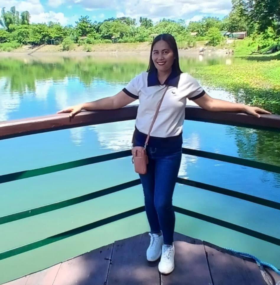 Maganda lang sa camera sabi nila. Pero sabihin ko lang sa personal or ...