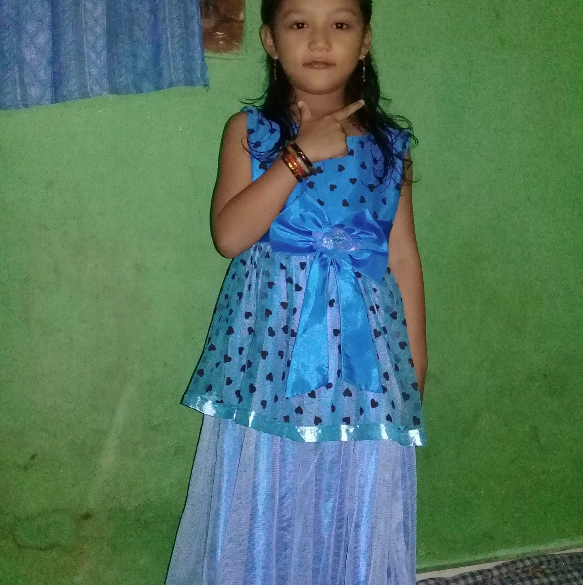 Kalau kalian jadi Fadia, kalian pilih mana? Tinggalin Raka atau ...