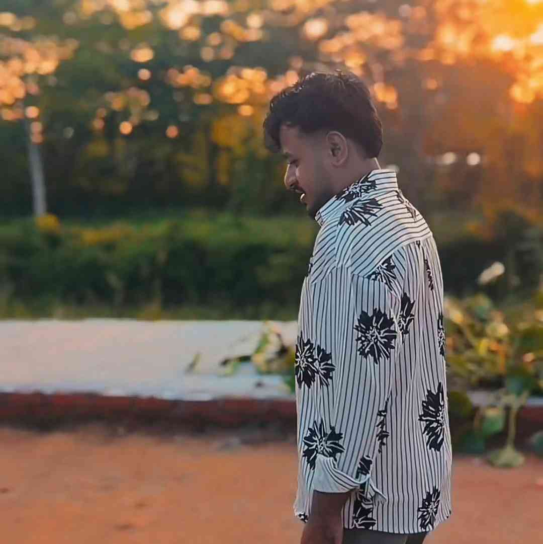 আপন ভাই দেখতে দেখতে কতো বড় হয়ে গেছি এখনো মা বাবা জন্য কিছু করতে ...