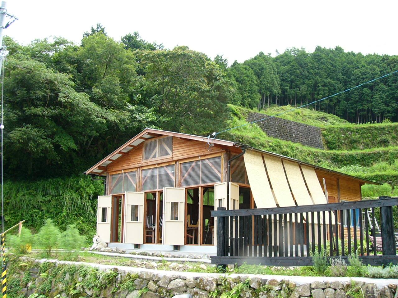 山 の 食堂