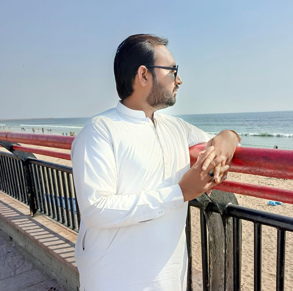 انشاءاللہ مزید ذلیل ہوگا یہ بارہ میں سے گیارہ دفعہ ہارا ہوا کُنڈیsee ...