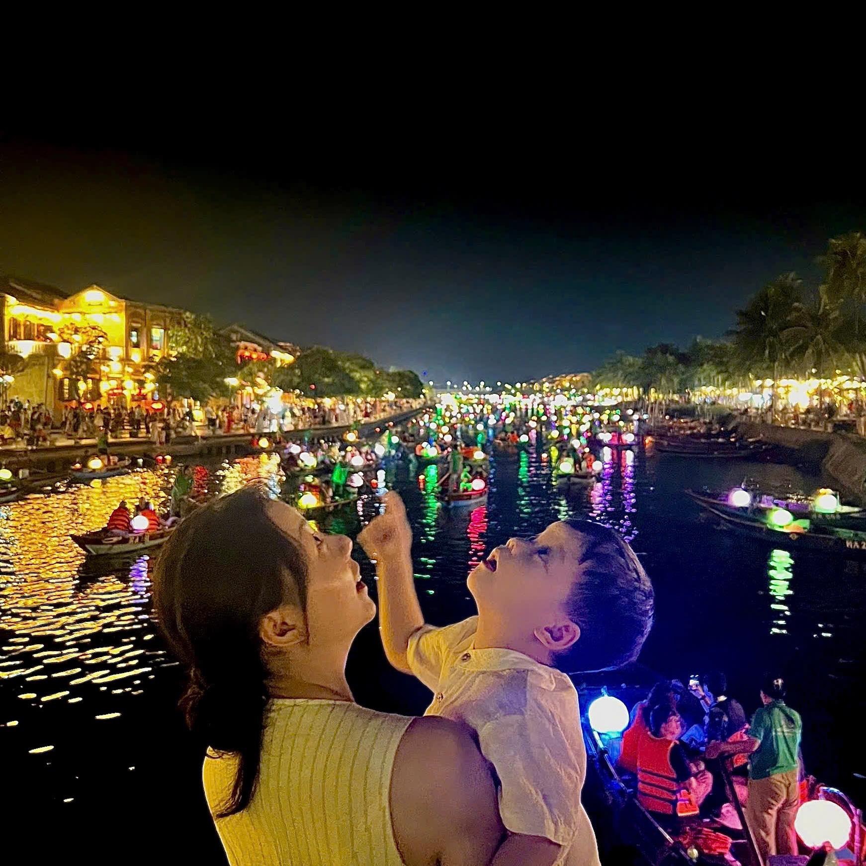 Thôi nhó trộm vía trộm vía. T đăng lên nịnh chồng t đấy. Đừng coan nào ...