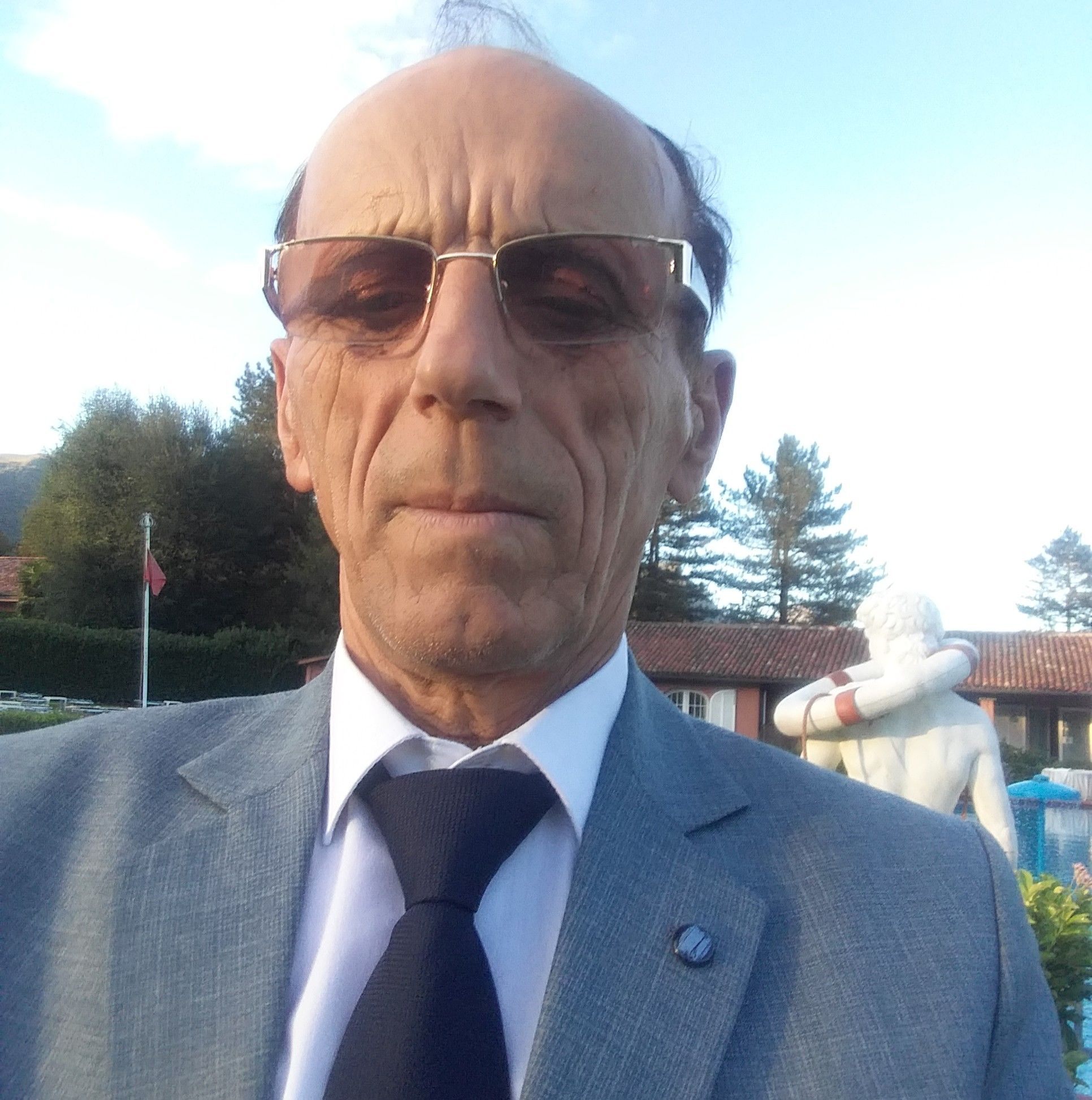 Duke shetitur nëpër shpella. Velë, Lezhë, nga Gjin Nikolli, video nga ...