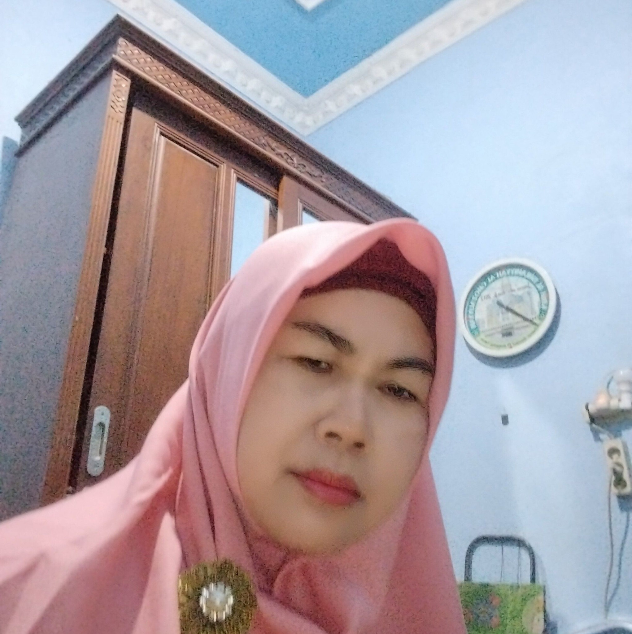 Assalamualaikum... Cuma ada dua bahan, enaknya dimasak apa ya? Adanya ...