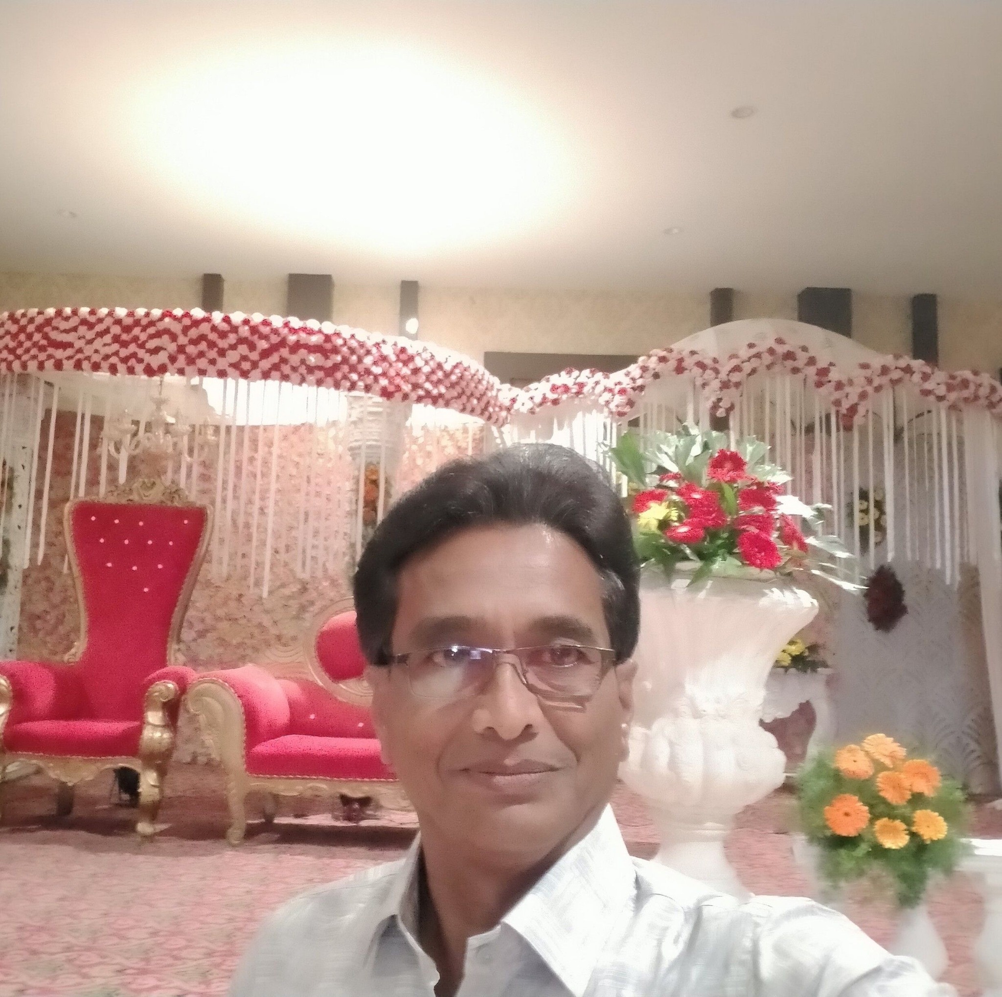 ग़मे हुसैन मना रहे है मगर किसी की आँखों में आंसू नहीं हैं । इनका कहना