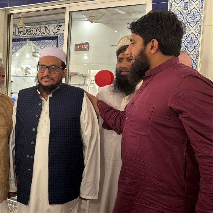 Adnan Gill - کوئی باتوں سے دِل کو گرماتا رہا کوئی چائے کی... | Facebook