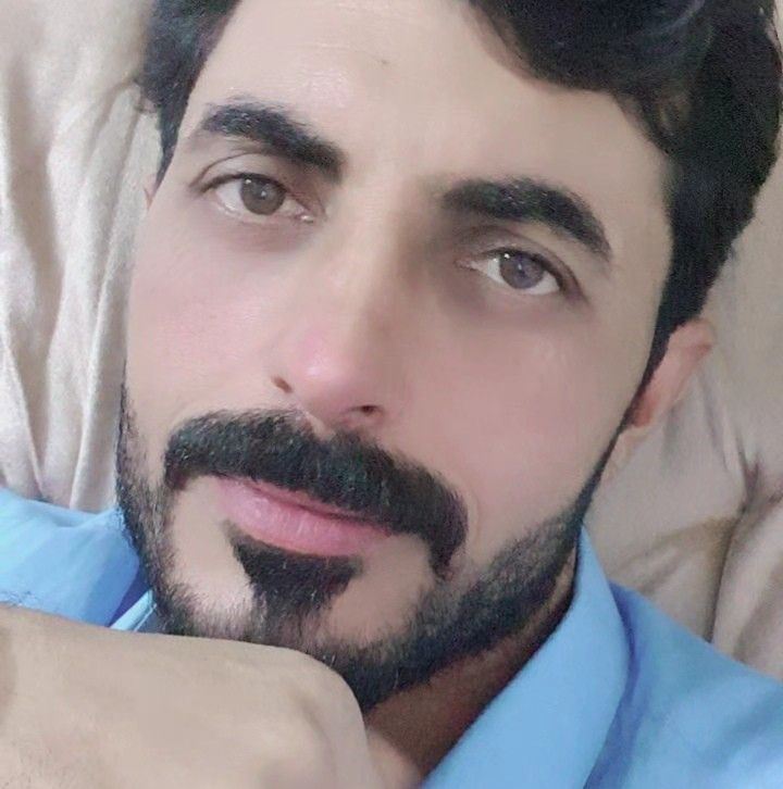 Momin Khan