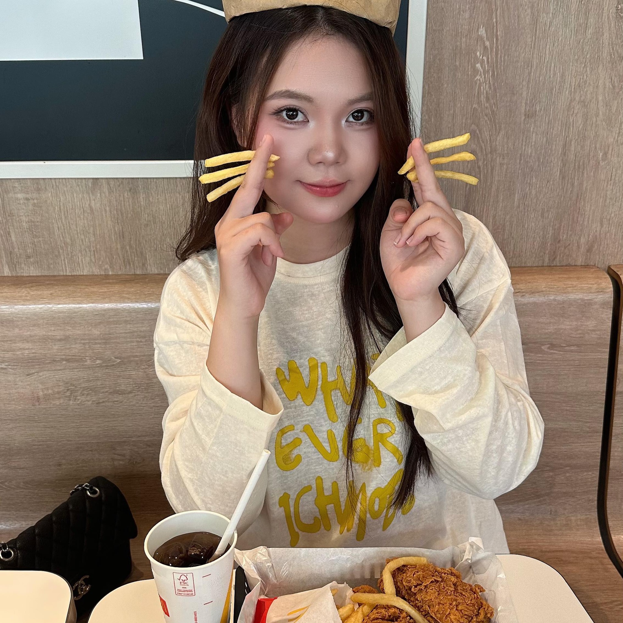 Make đẹp cô cứ cười mãi thui 🥰🥰 ━━━━━━━━━━━━━━ 🎀 𝑯𝒐̂̀𝒏𝒈 𝑴𝒐𝒏 𝑴𝒂𝒌𝒆𝒖𝒑 💄 ...