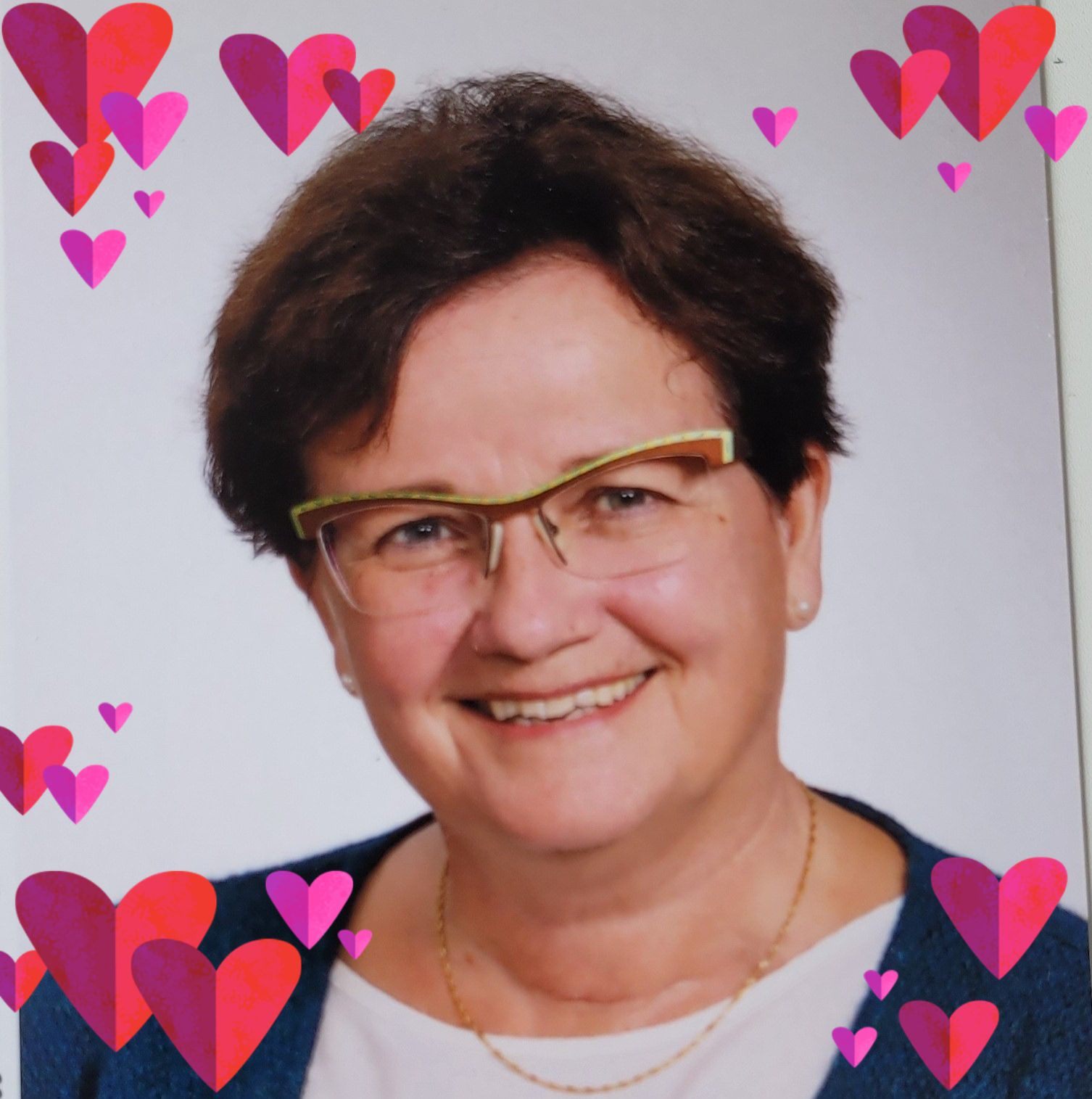 Kirkkoherra Antti Malinen toimii liturgina ja saarnaajana Olarin ...