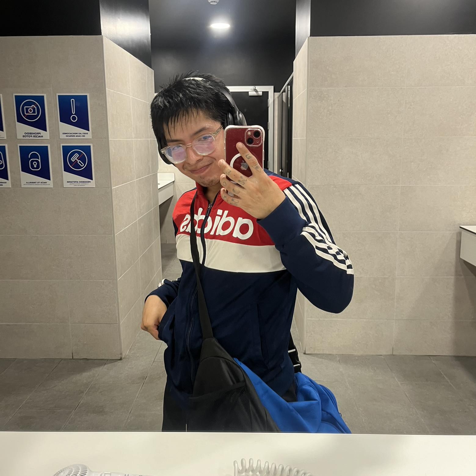 Tinder Otaku | Hola que tal amigs soy de Perú | Facebook