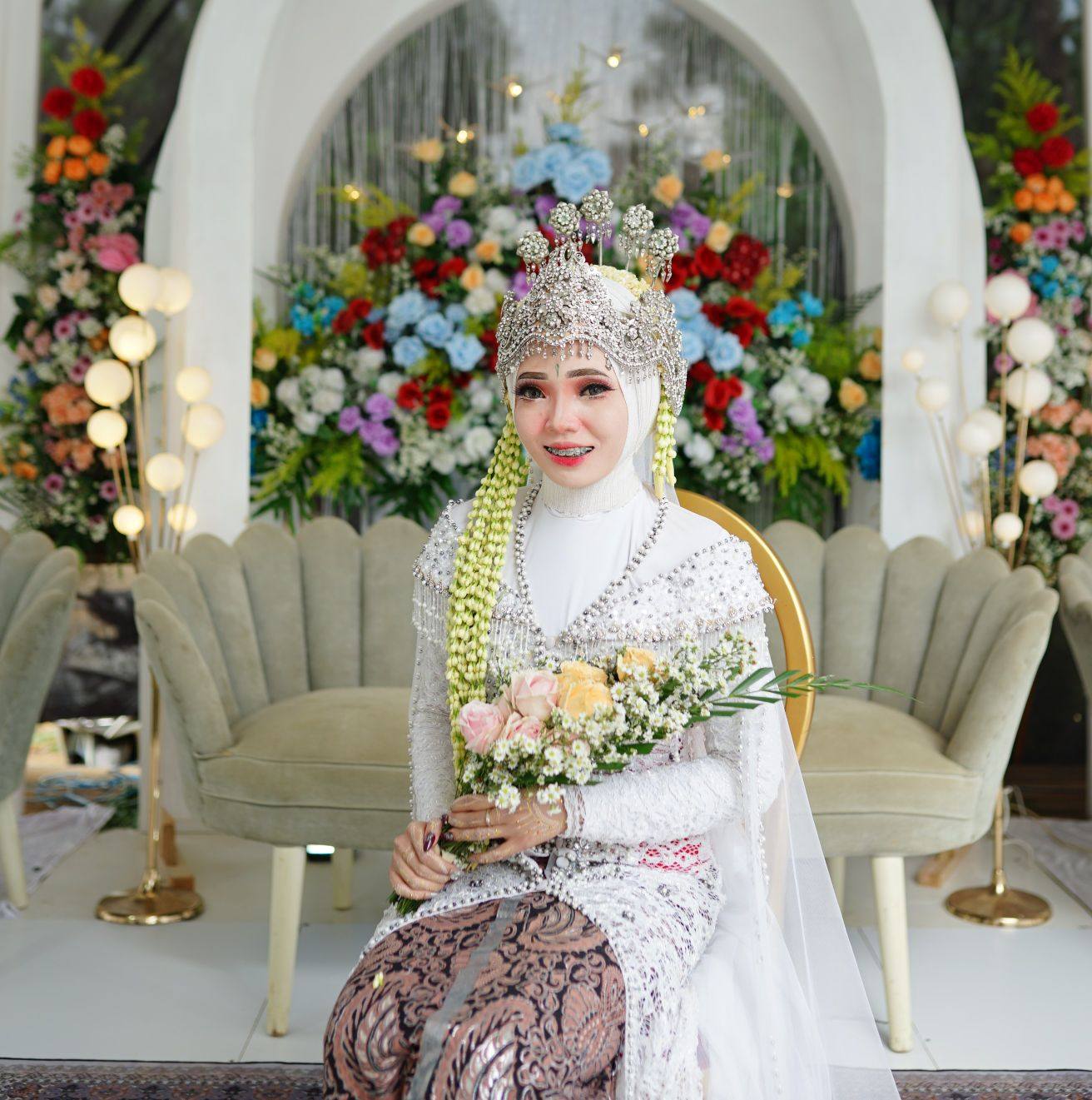 Athy AL Hanan - Gaes aku mau curhat nih. Aku adalah... | Facebook