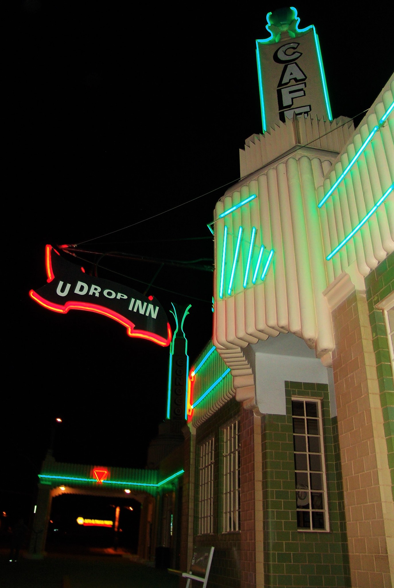 U Drop Inn 66