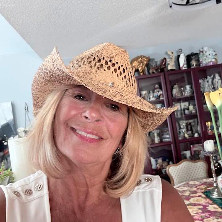 We're East Tennessee, at interior designer Kelly Rhea’s picturesque ...