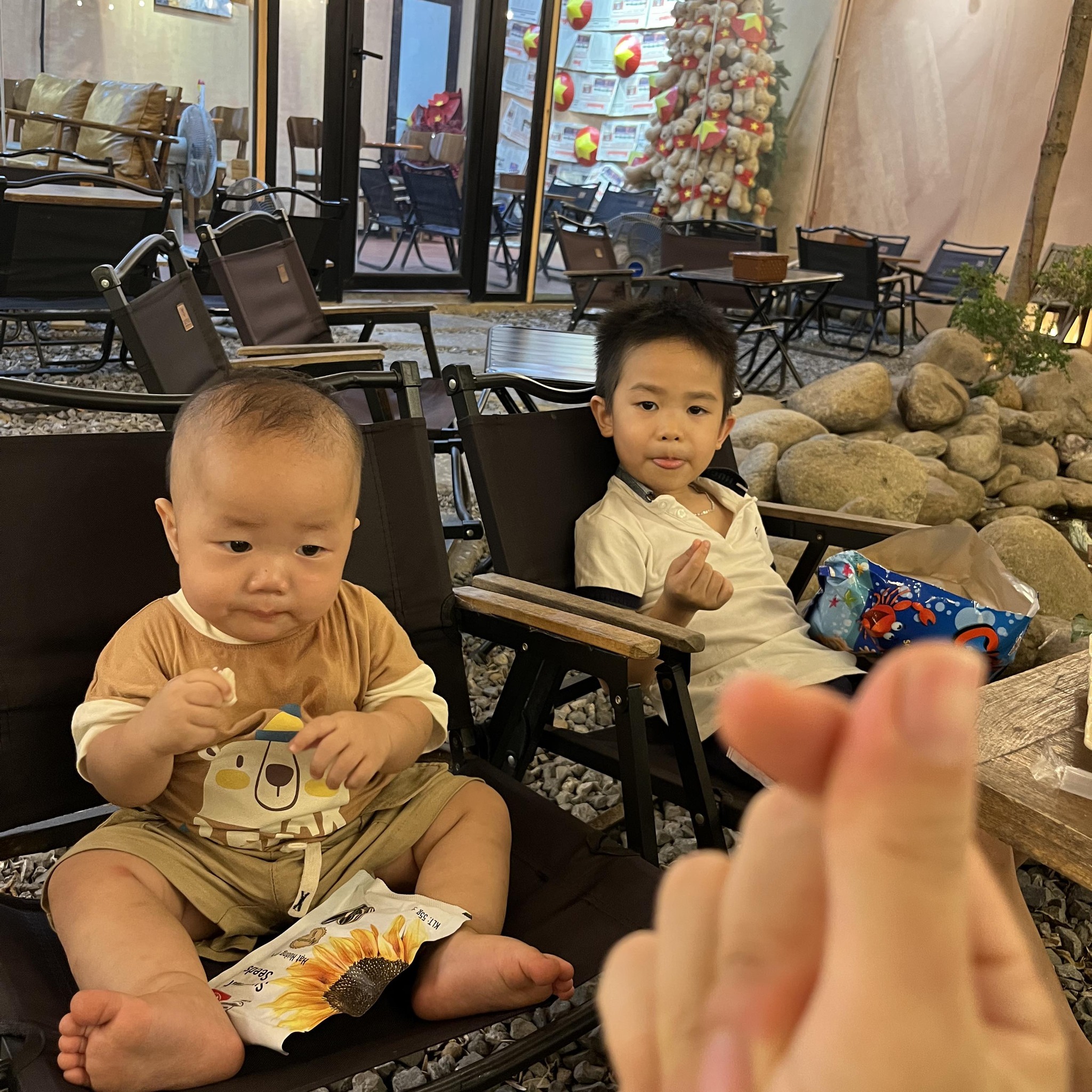 E hầm hơi muộn nên khoảng 11h30 mí đc, e tần bằng nước dừa xiêm,cốm tú ...