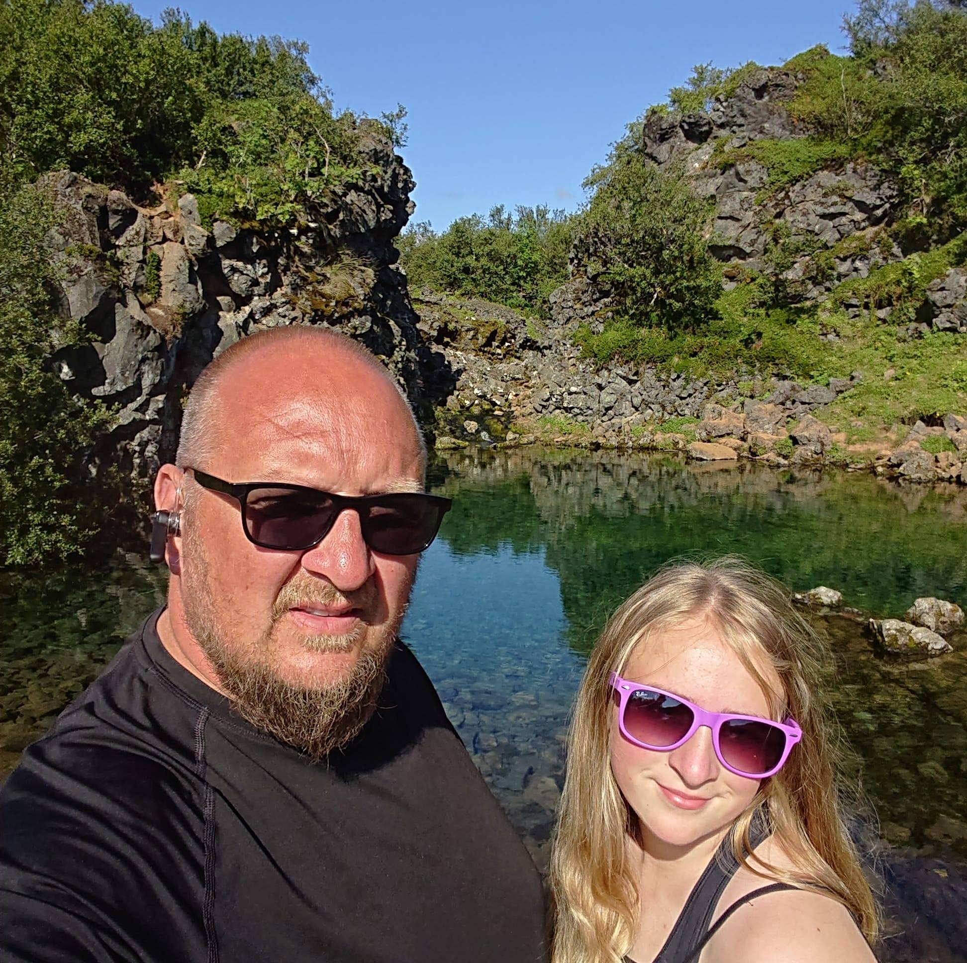 Íslenskir jeppar í skemmtilegum aðstæðum | Jóhann Örn að taka á v8 og ...