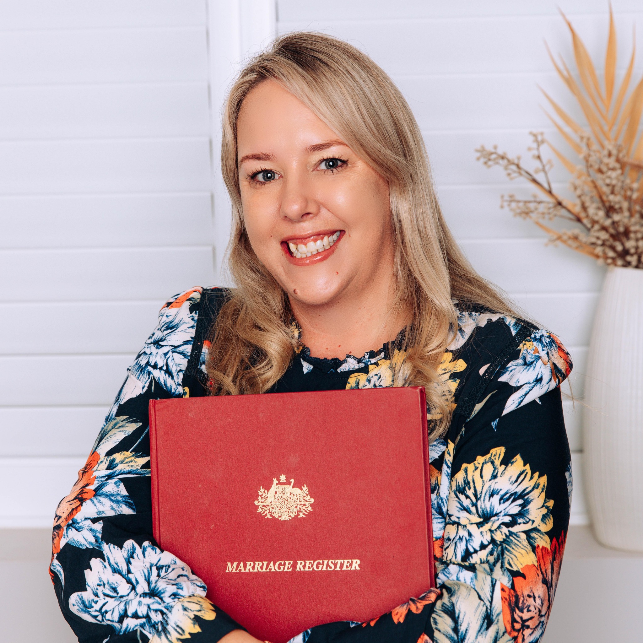 Renee Lynch Wedding Celebrant Caloundra QLD
