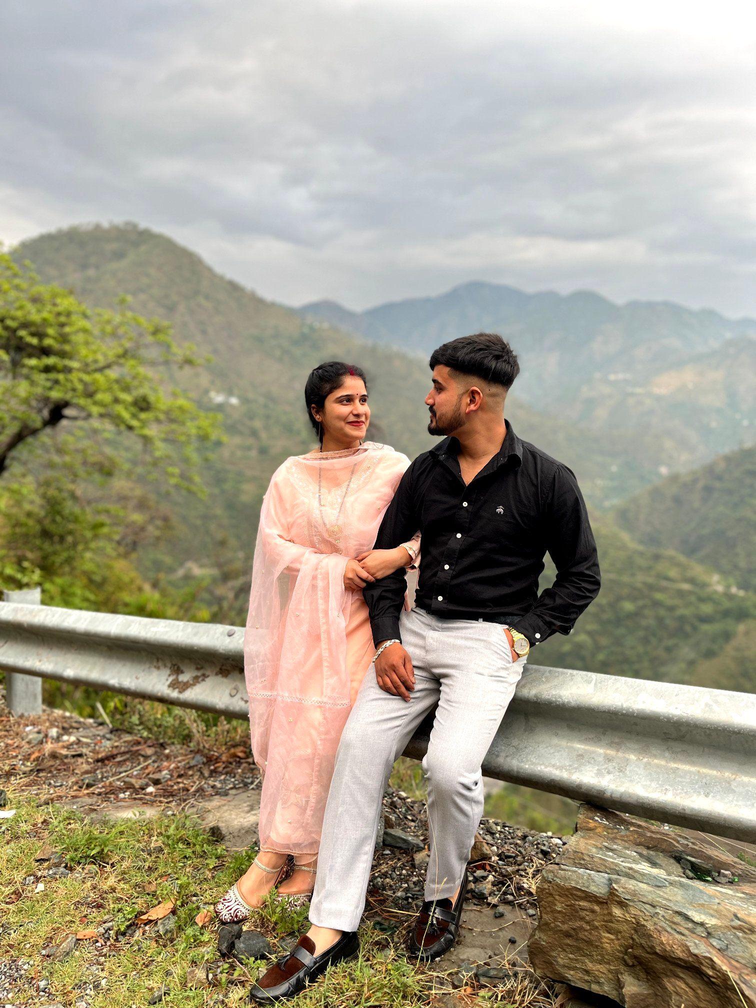 Silai sikhne ya koi bhi dress bnwane ke liye contact kren Aarzoo ...
