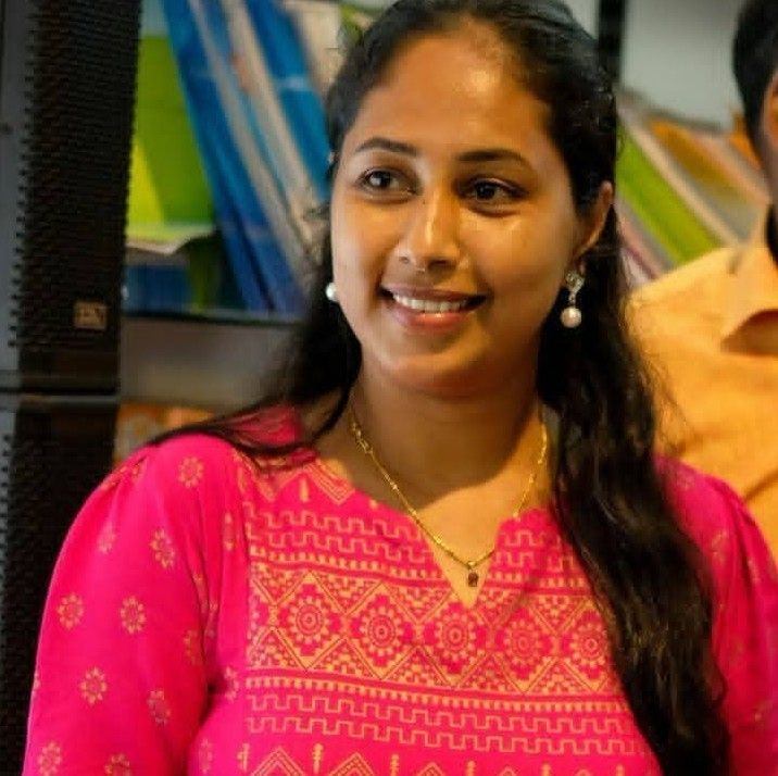 DaMmIkA MuNaSiNgHe