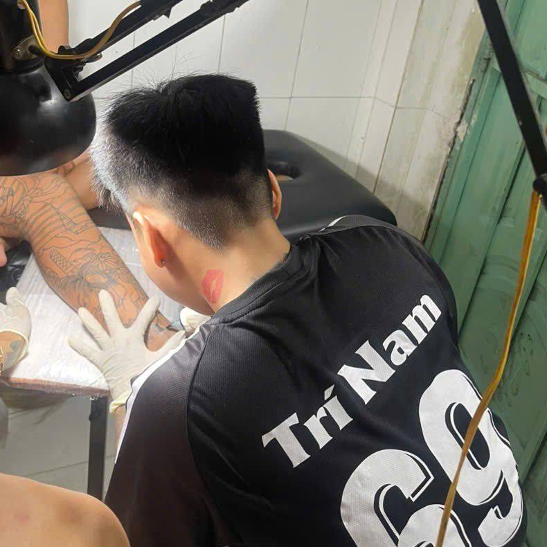 •Trời muốn đè ép ta, ta sẽ chém nát trời. Đất muốn ngăn cản ta, ta sẽ ...