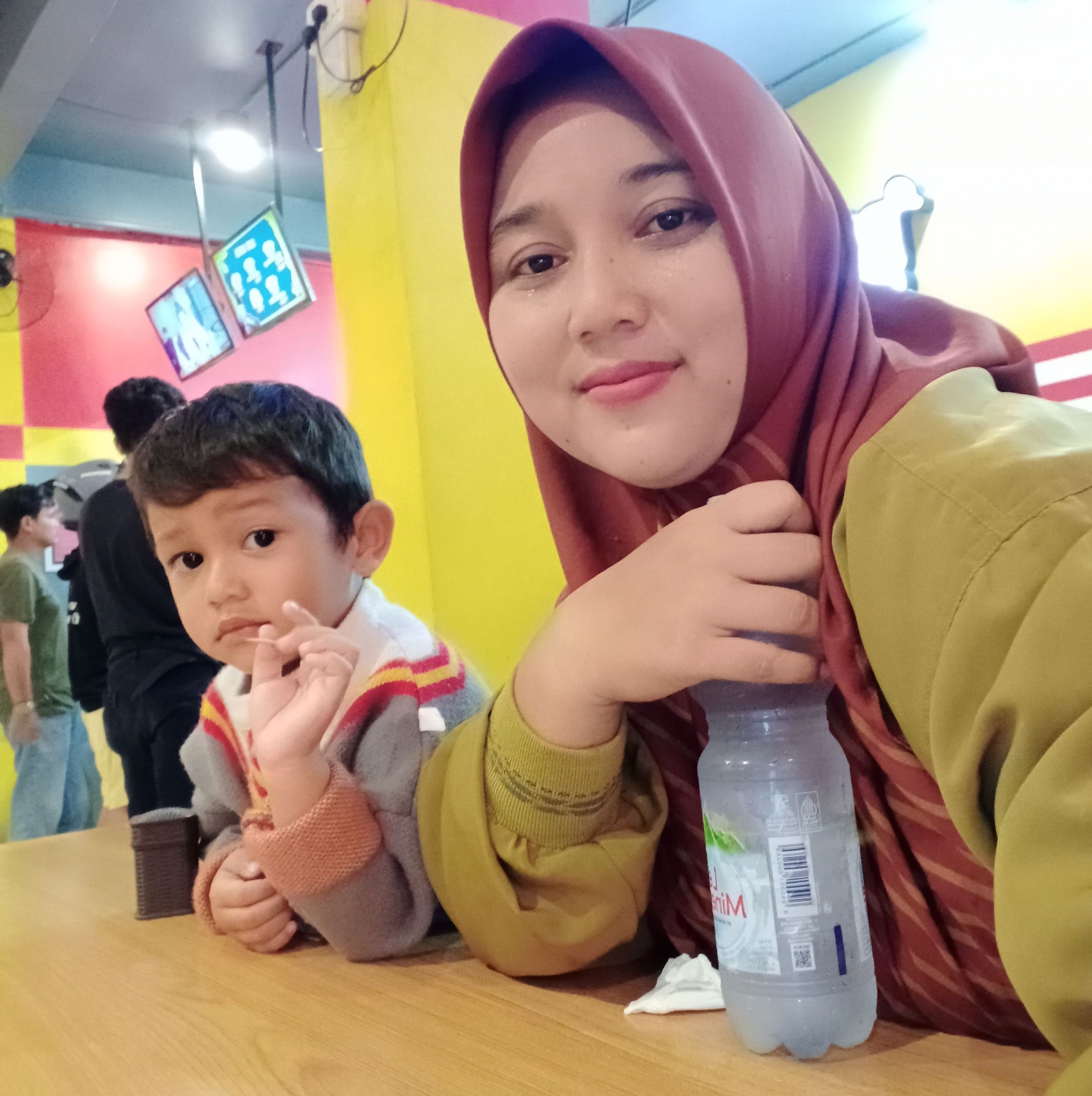 Emak Zirah Dan Rifki