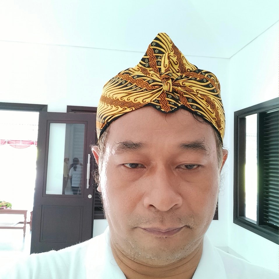 Ingat, roda kehidupan terus berputar. Jalani Hidup dengan benar ...