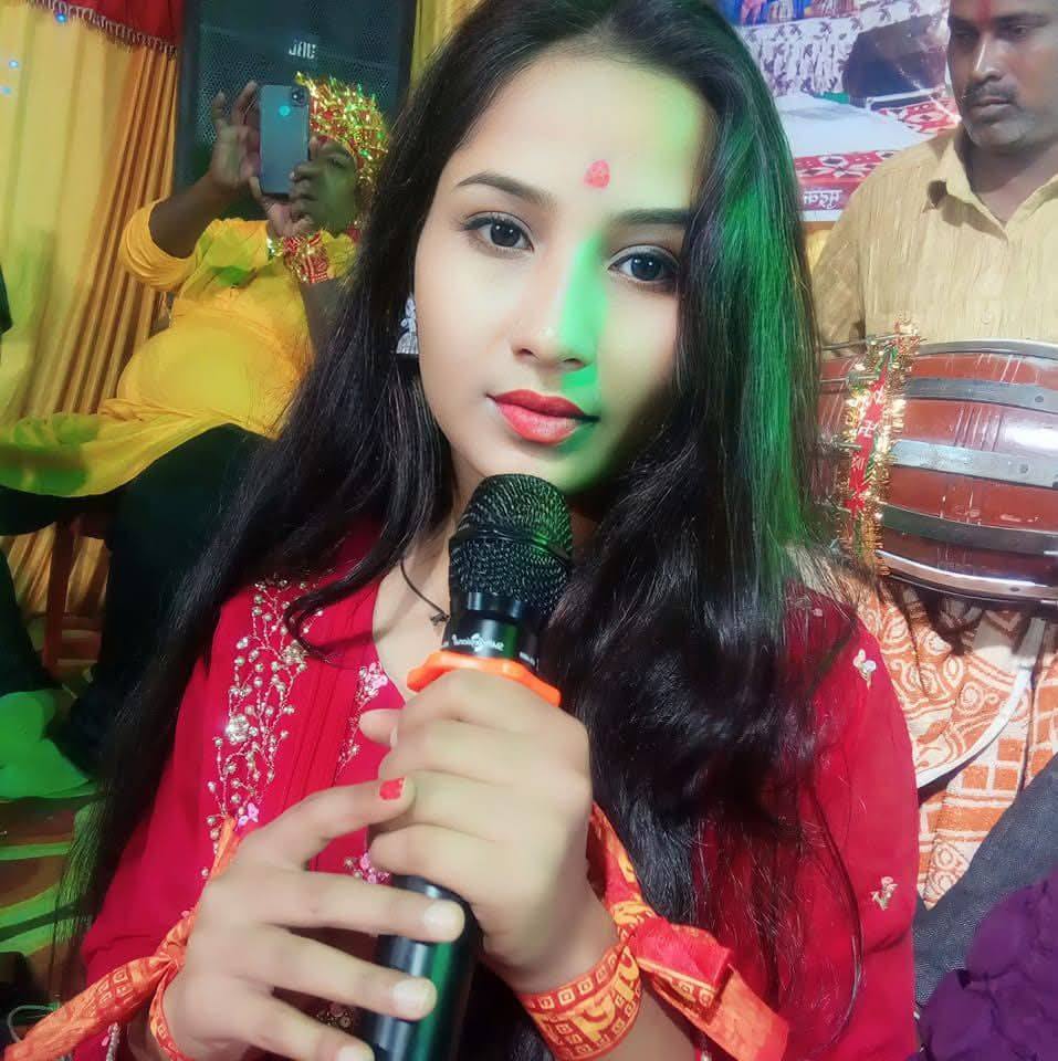 Singer Chanda Raj
