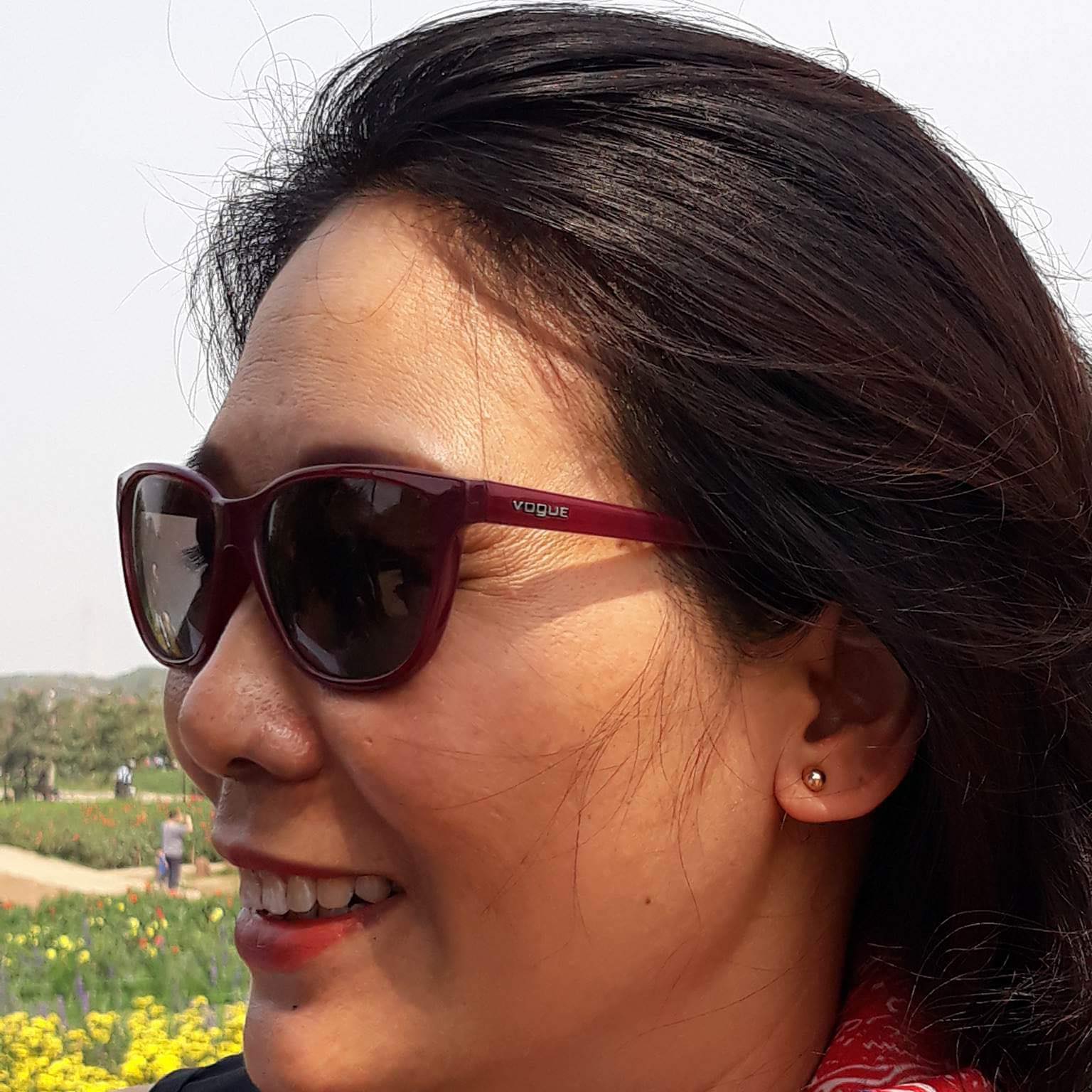 Ly cắm hoa sen với bàn chông #lycamhoa #hoasen #camhoasen # ...