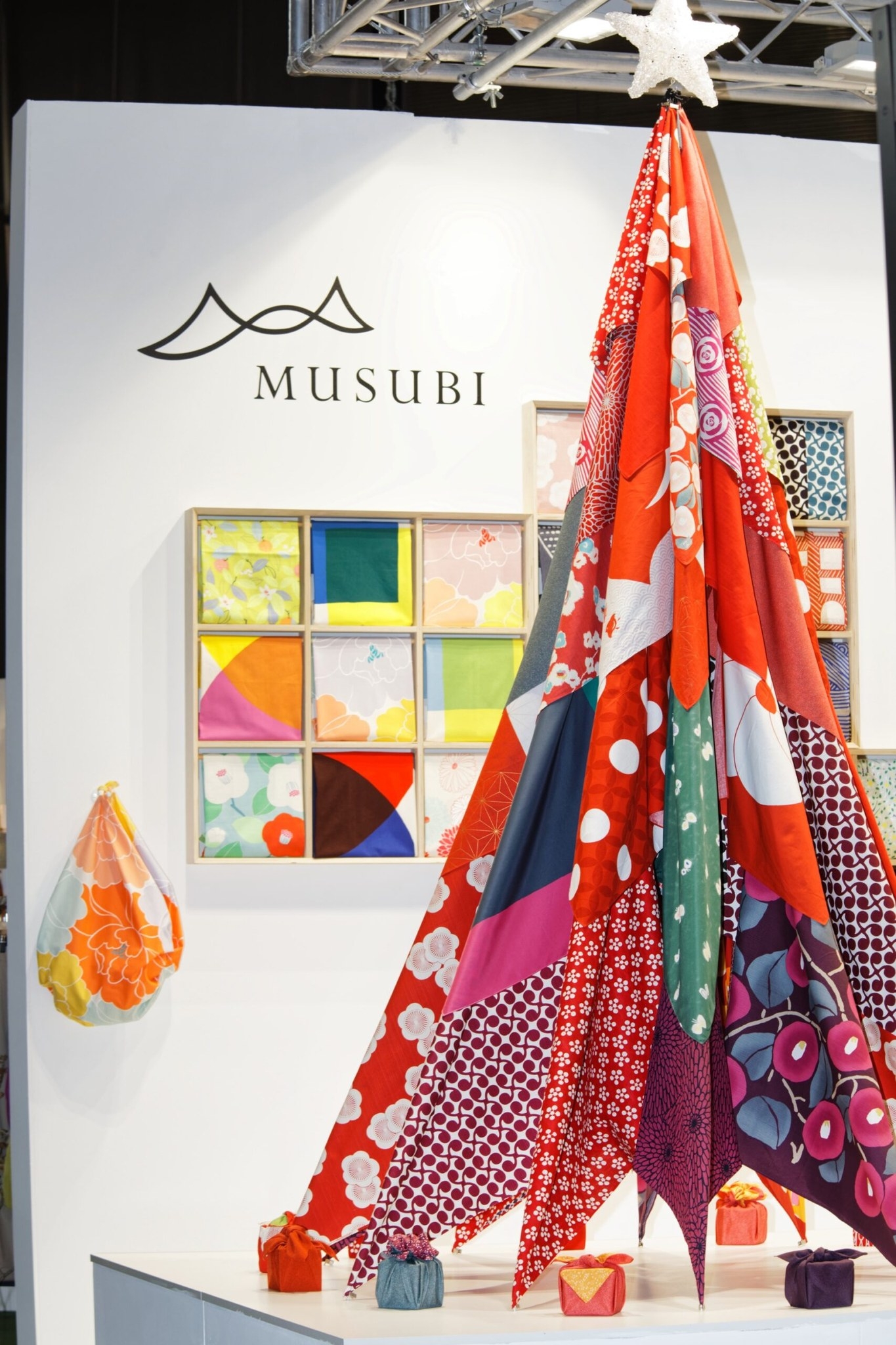 むす美Furoshiki specialty store | Shibuya-ku Tokyo