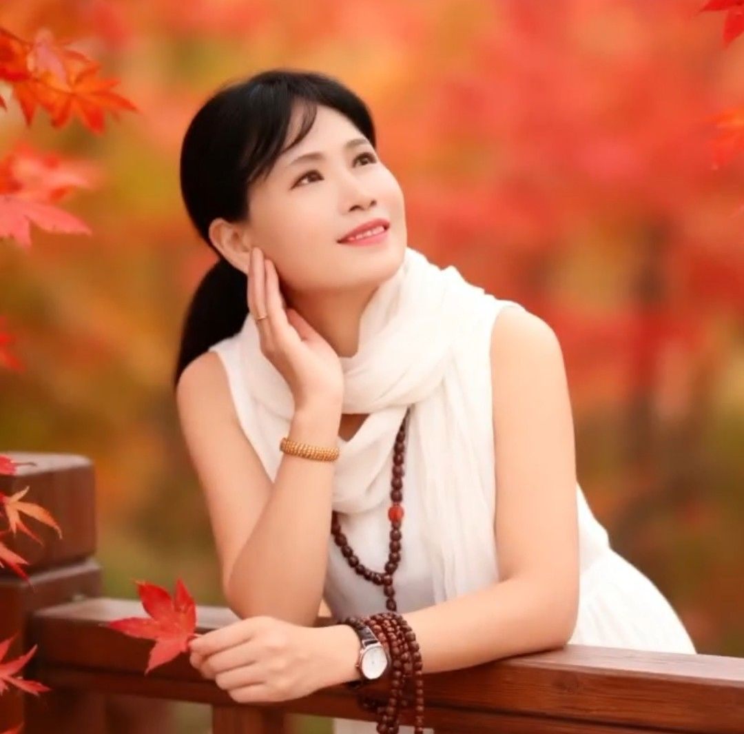 Hôm qua bà con bán măng nhiều quá không có chỗ để chứa luôn cả nhạ ạ. À ...