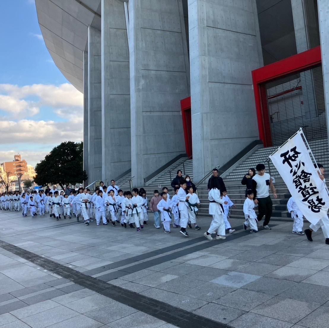 研 心 館
