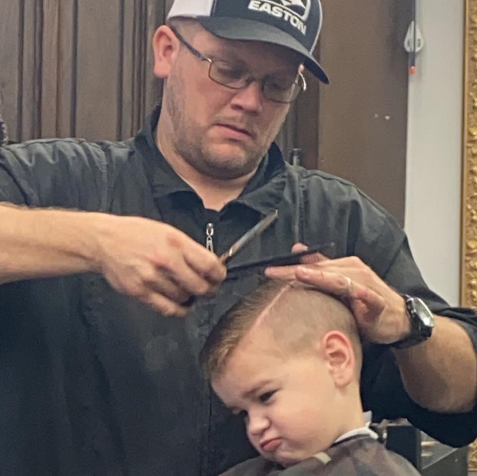 R Barber Shop