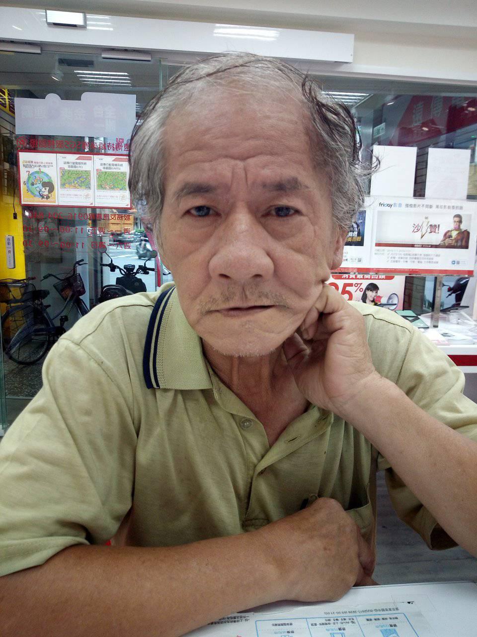 林亮君 - 台灣尚勇春聯來啦！ 聽說大家春聯拿不夠 \本週日亮君將與 蔡其昌 會長聯合出動/... | Facebook