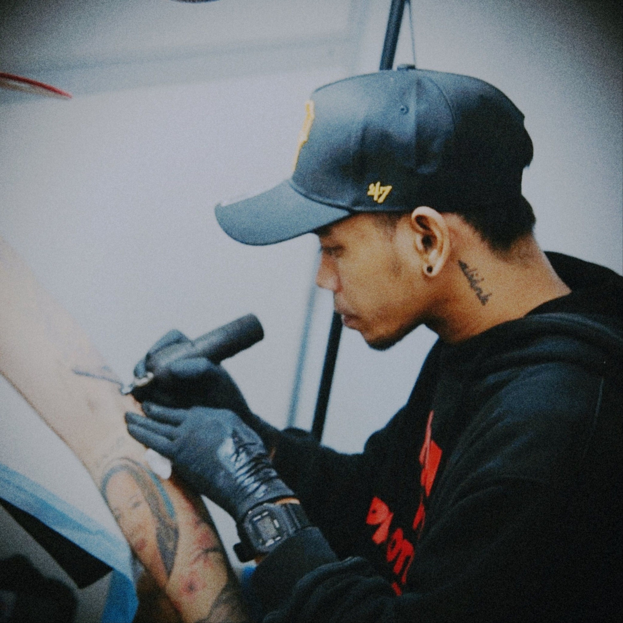 PP - How to Apply: Send your portfolio and resume to pinoypawnstars81 ...