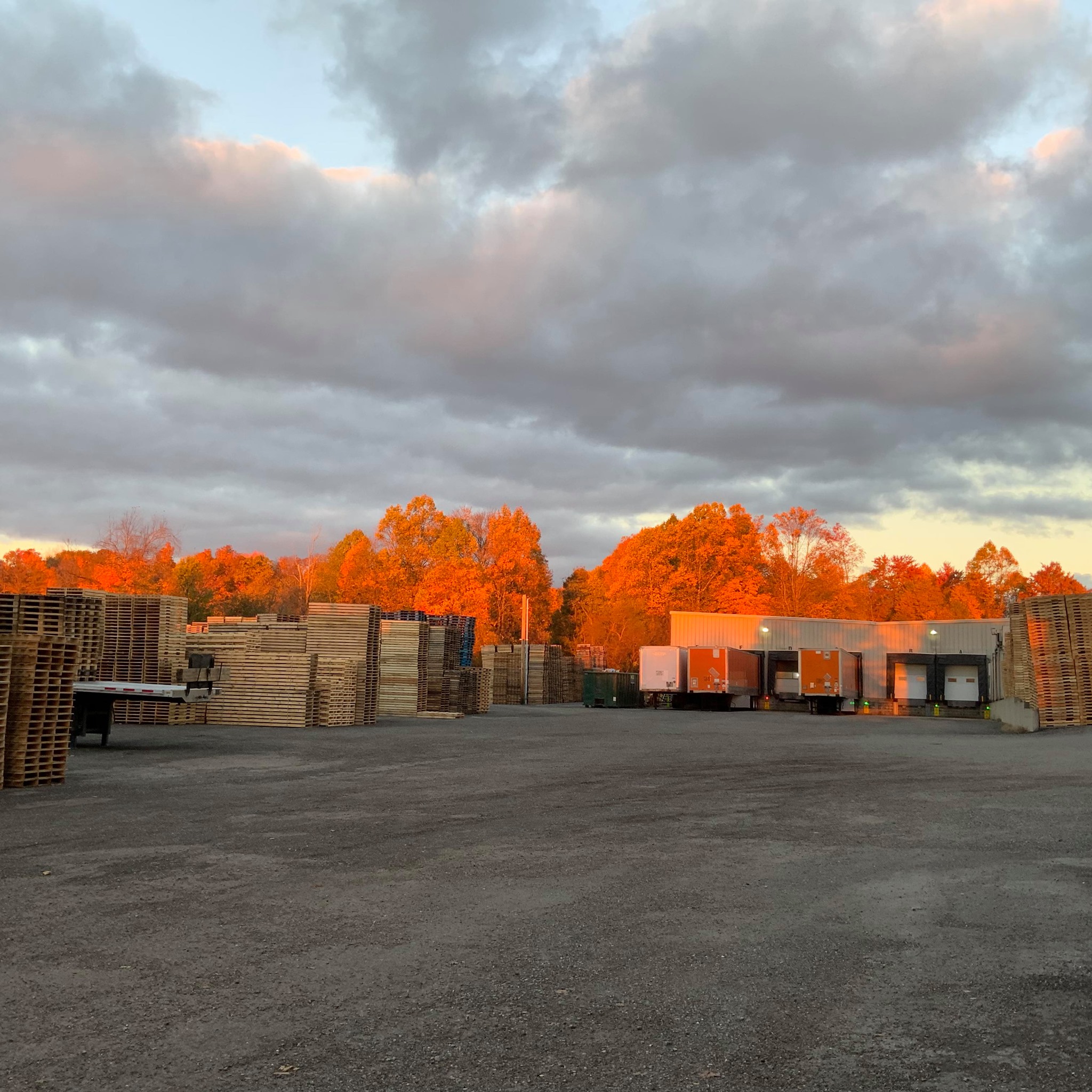 Good afternoon, everyone. Let's have... - Middlefield Pallet | Facebook