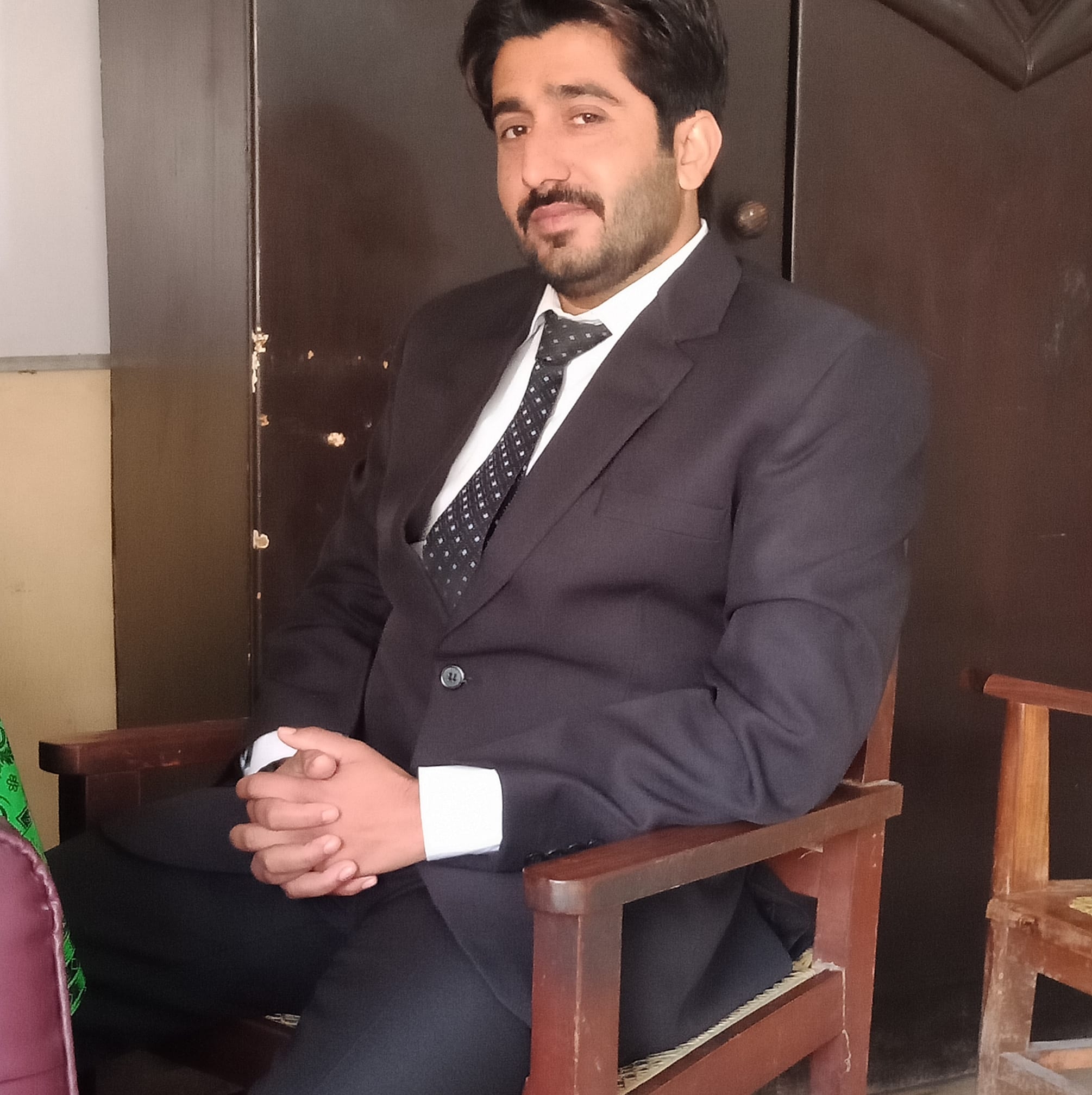 ڳوٺ ملان سڌن ڪيريو ۾ پير سائين پاڳارا جي آمد جي لاءِ روڊ رستن جي ...