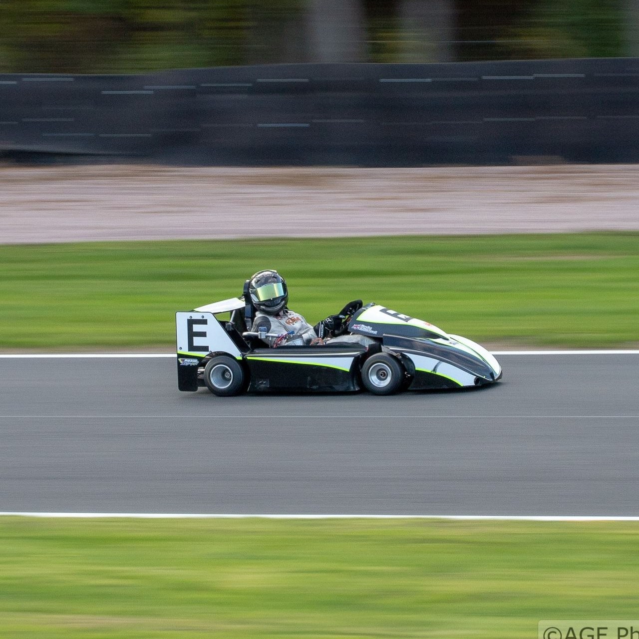 No Control Racing