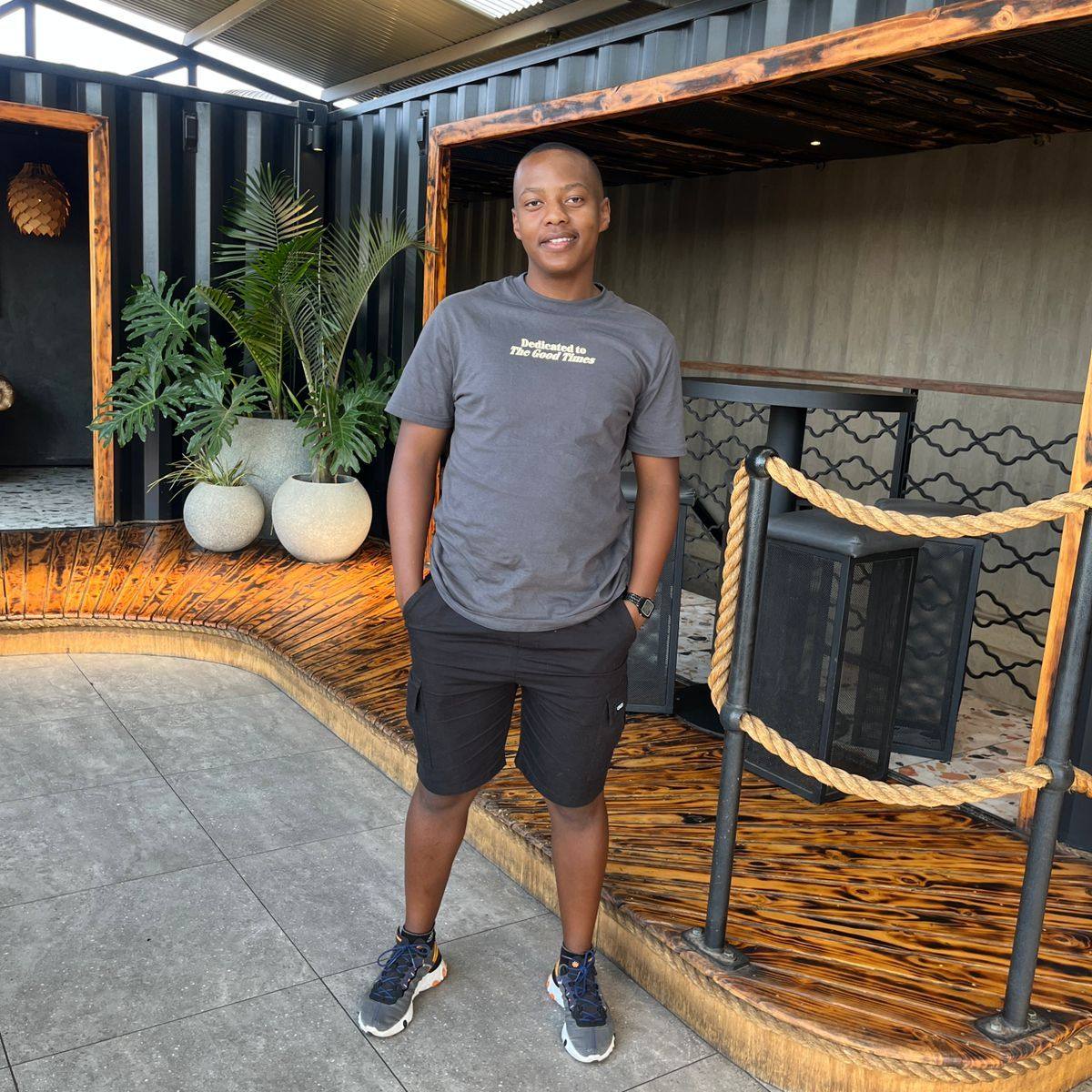 Lwazi Mcindos