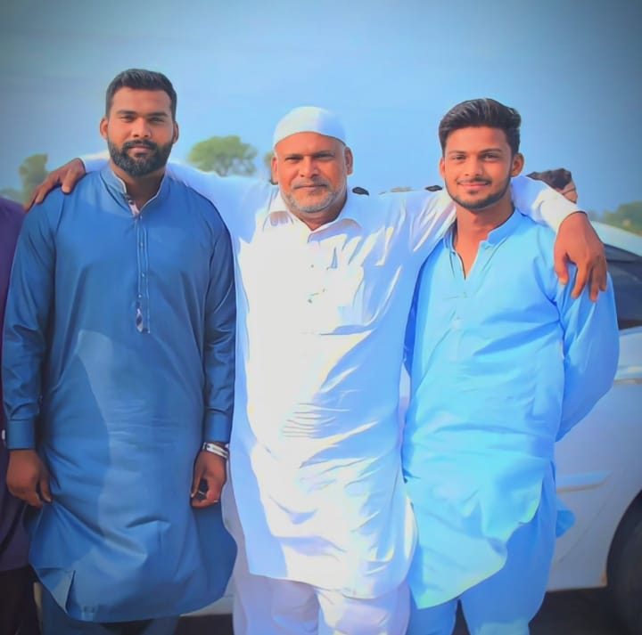 𝘼𝙮𝙚 𝙀𝙢𝙖𝙣 𝙬𝙖𝙡𝙤𝙣 𝙎𝙖𝙗𝙪𝙧 𝙖𝙪𝙧 𝙉𝙖𝙢𝙖𝙯 𝙨𝙚... - Ali Imran Rajpoot | Facebook