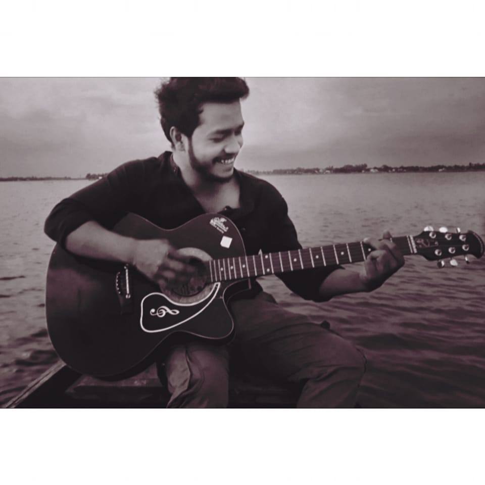 For the first time,I sang while playing the bass guitar.It’s a very ...