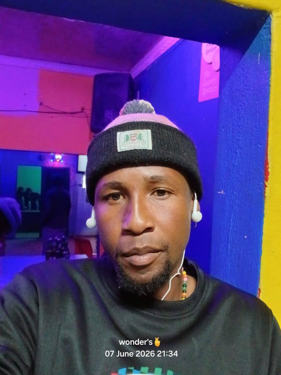 iyaz'khalela lensizwa madoda ithi lentomb emhlophe imushaya ding dong ...