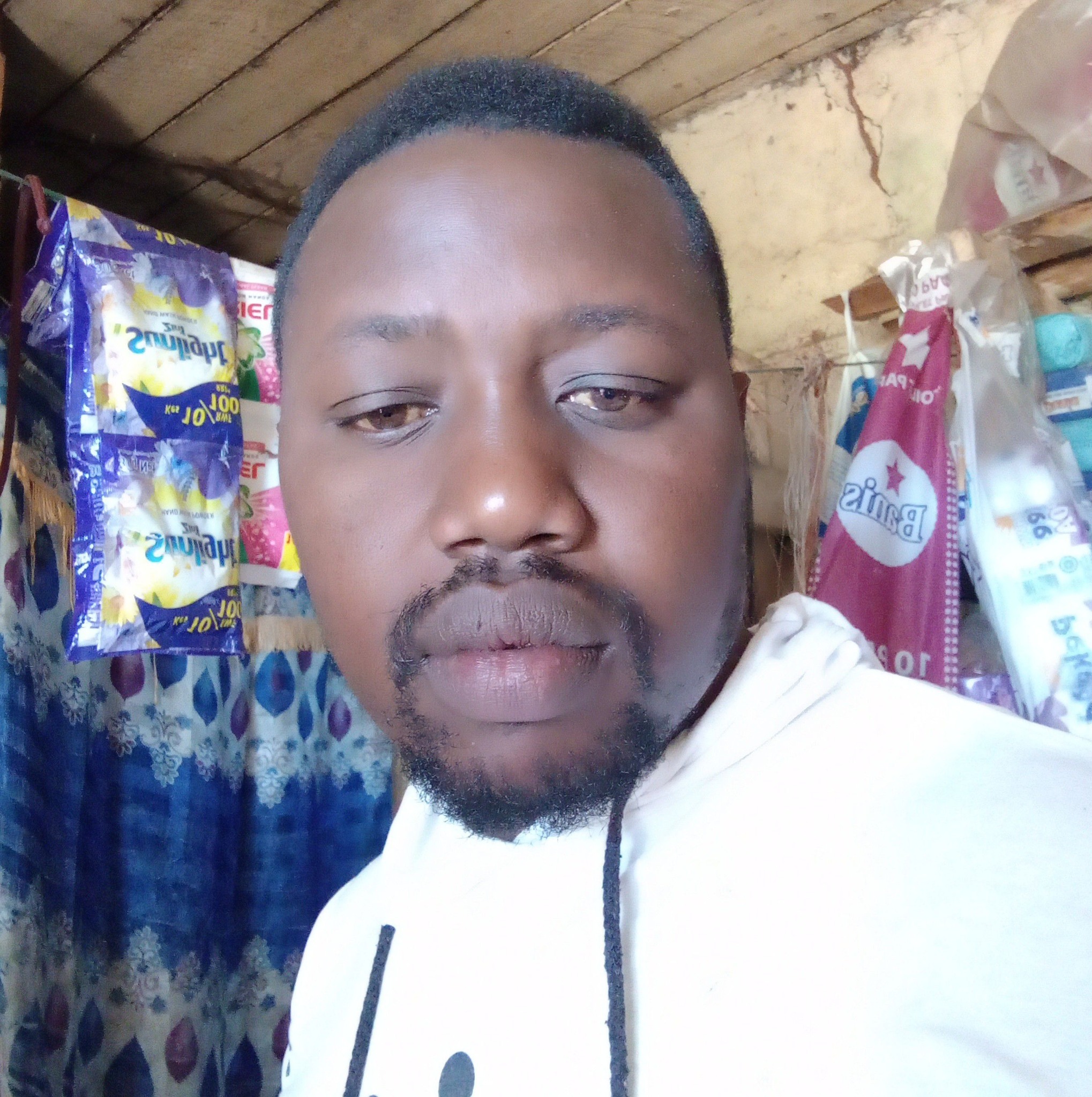 Rosslyn - Kila saa unashinda ukiuliza mke wako what she brings on the ...