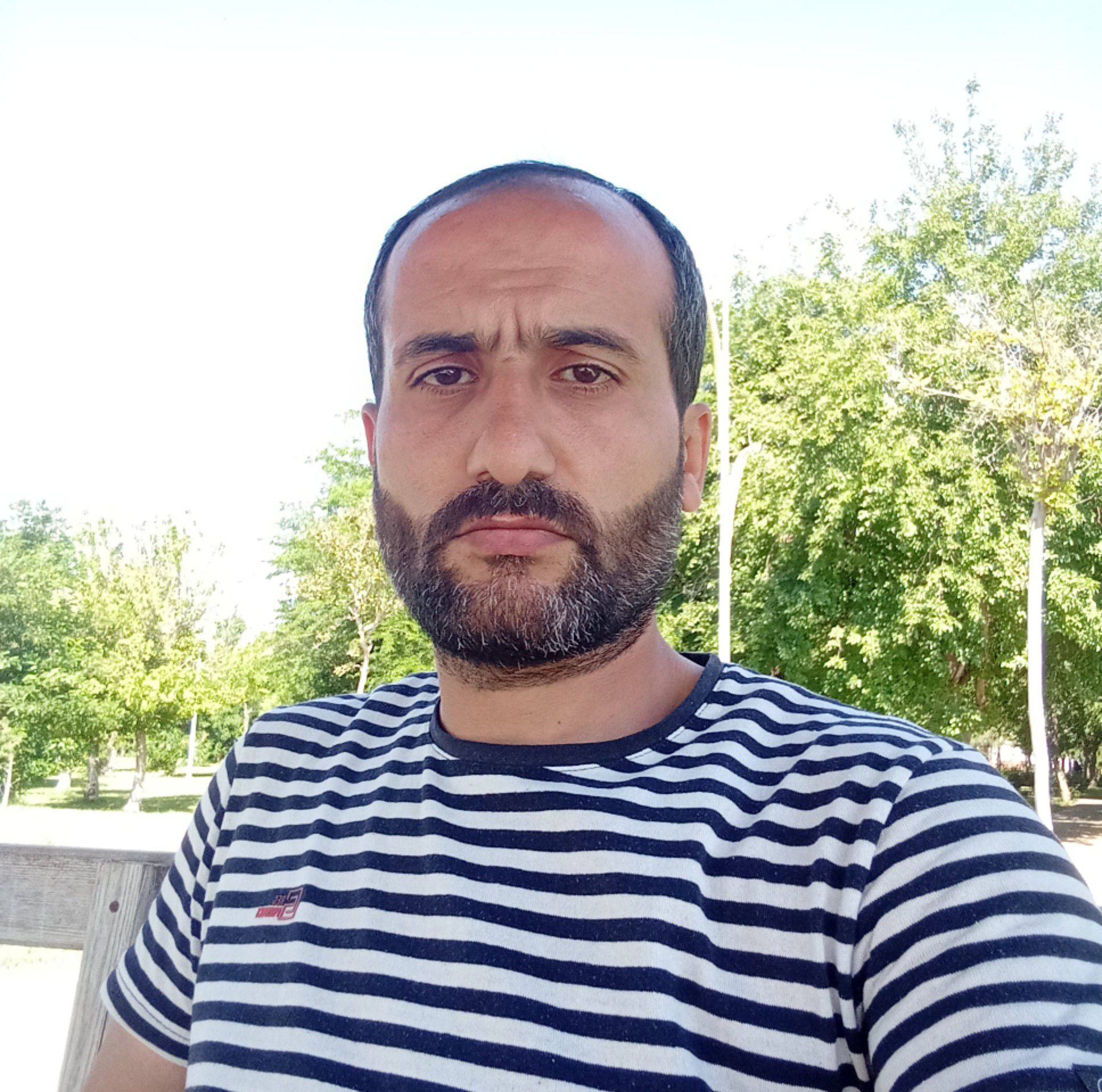 İşte kitap; onda asla şüphe yoktur. O, günahtan sakınanlar için bir ...
