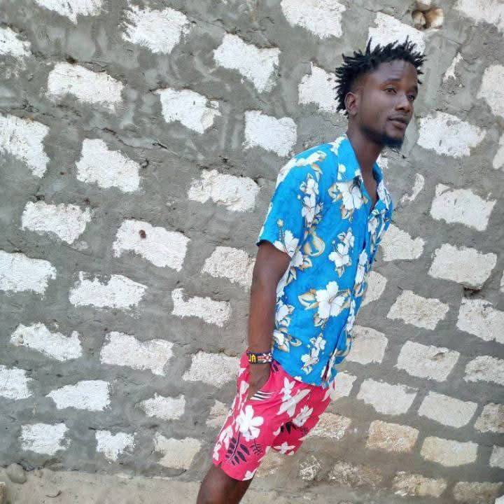 Kwasababu amejuw jana Alikasirisha watu leo amejifanya mwema # ...