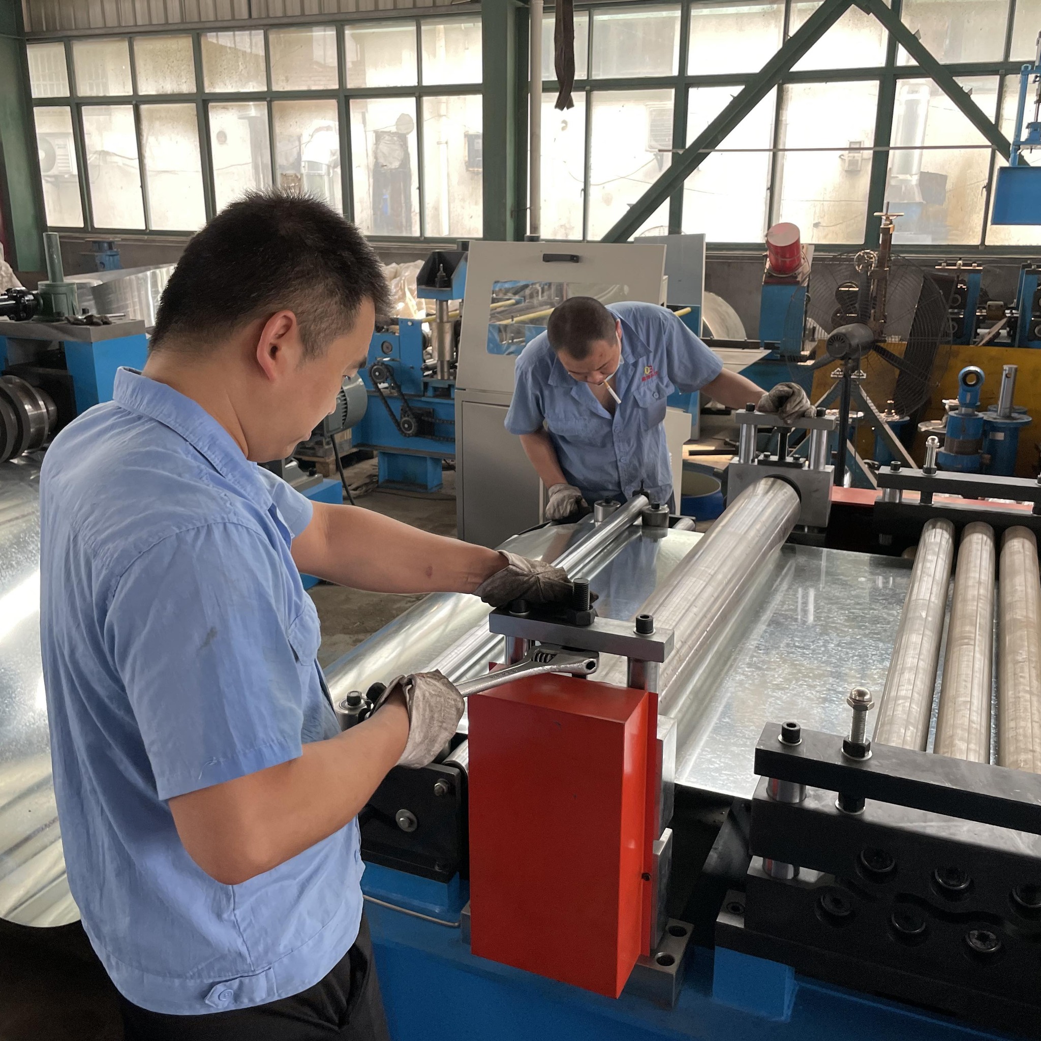 New finished laser welded round tube roll forming machine. Smooth weld ...