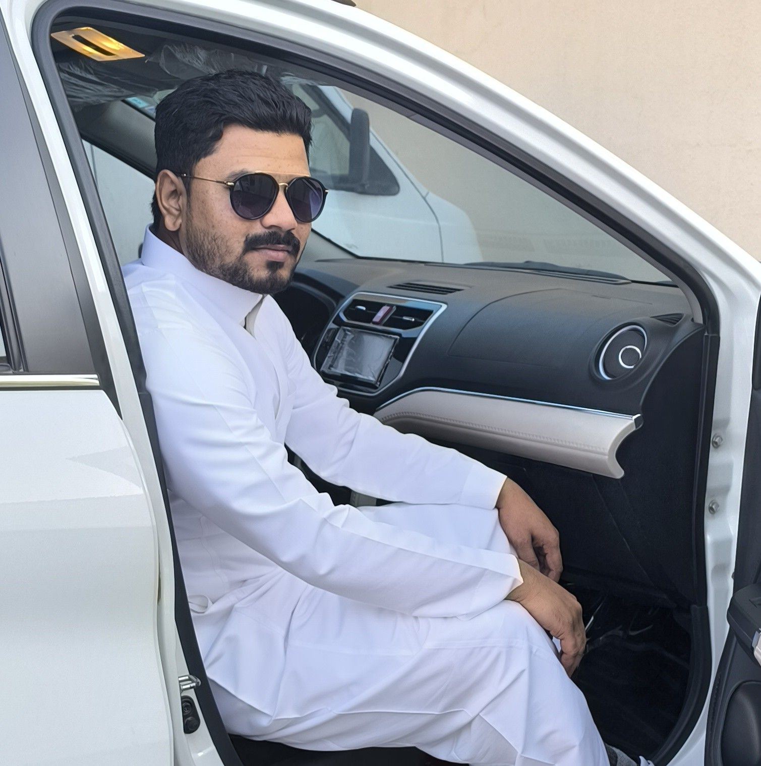To apna hath 🤚 bacha k rakhen 🤪 . . . . . ##askrubeena #trendingreels # ...