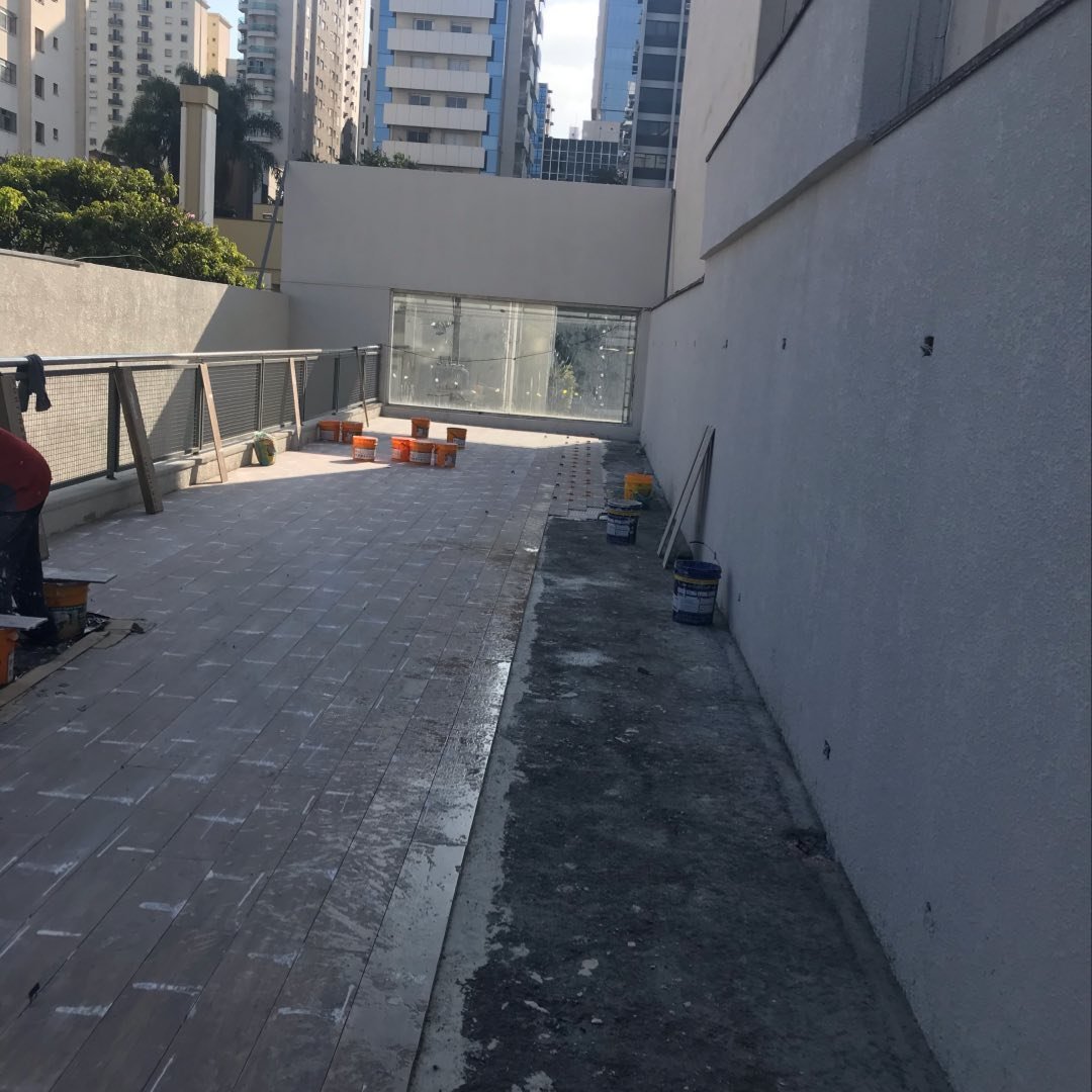 Alça de acesso a Anhanguera com interdição total sentido interior Saida ...