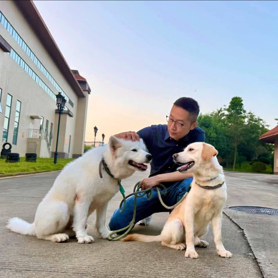 馬浚偉 Steven Ma - 一連四日的荷花BB展今天最後一天，雖然這幾天天氣非常不穩定，但現場人流依然絡繹不絕，真... | Facebook